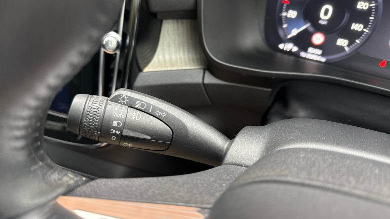 Volvo Xc40 2.0 T4 Inscription Pro 5dr AWD Geartronic Petrol Estate